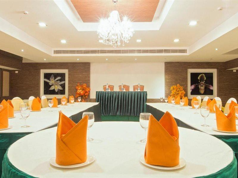 Clinton Park Inn Velankanni Exterior photo