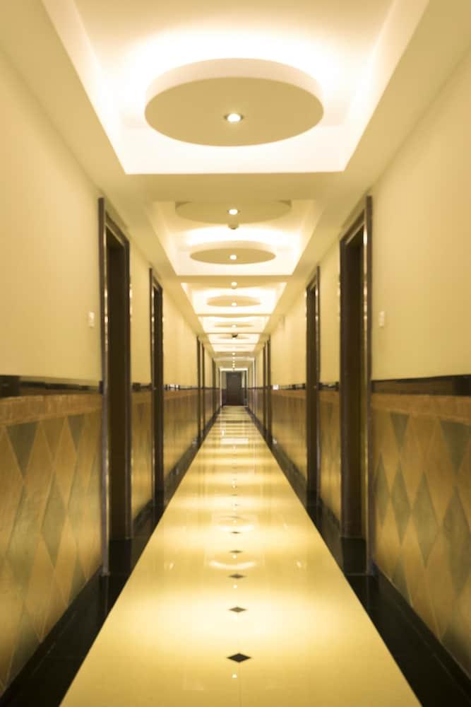 Clinton Park Inn Velankanni Exterior photo