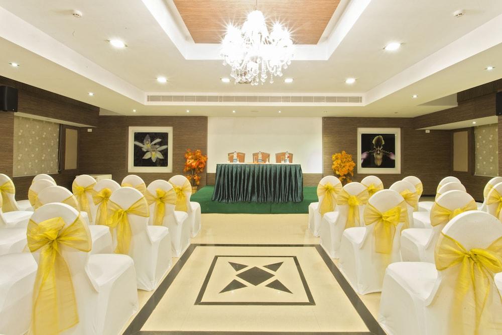 Clinton Park Inn Velankanni Exterior photo