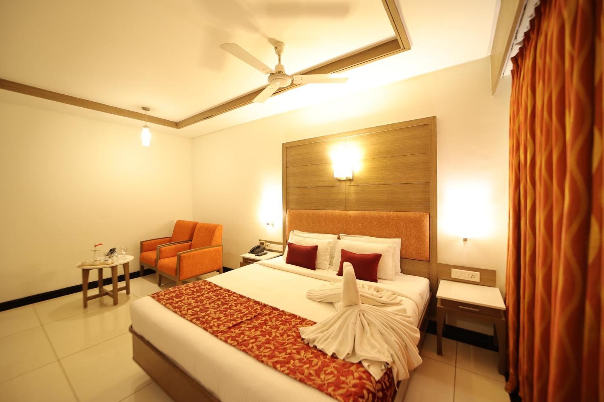 Clinton Park Inn Velankanni Exterior photo