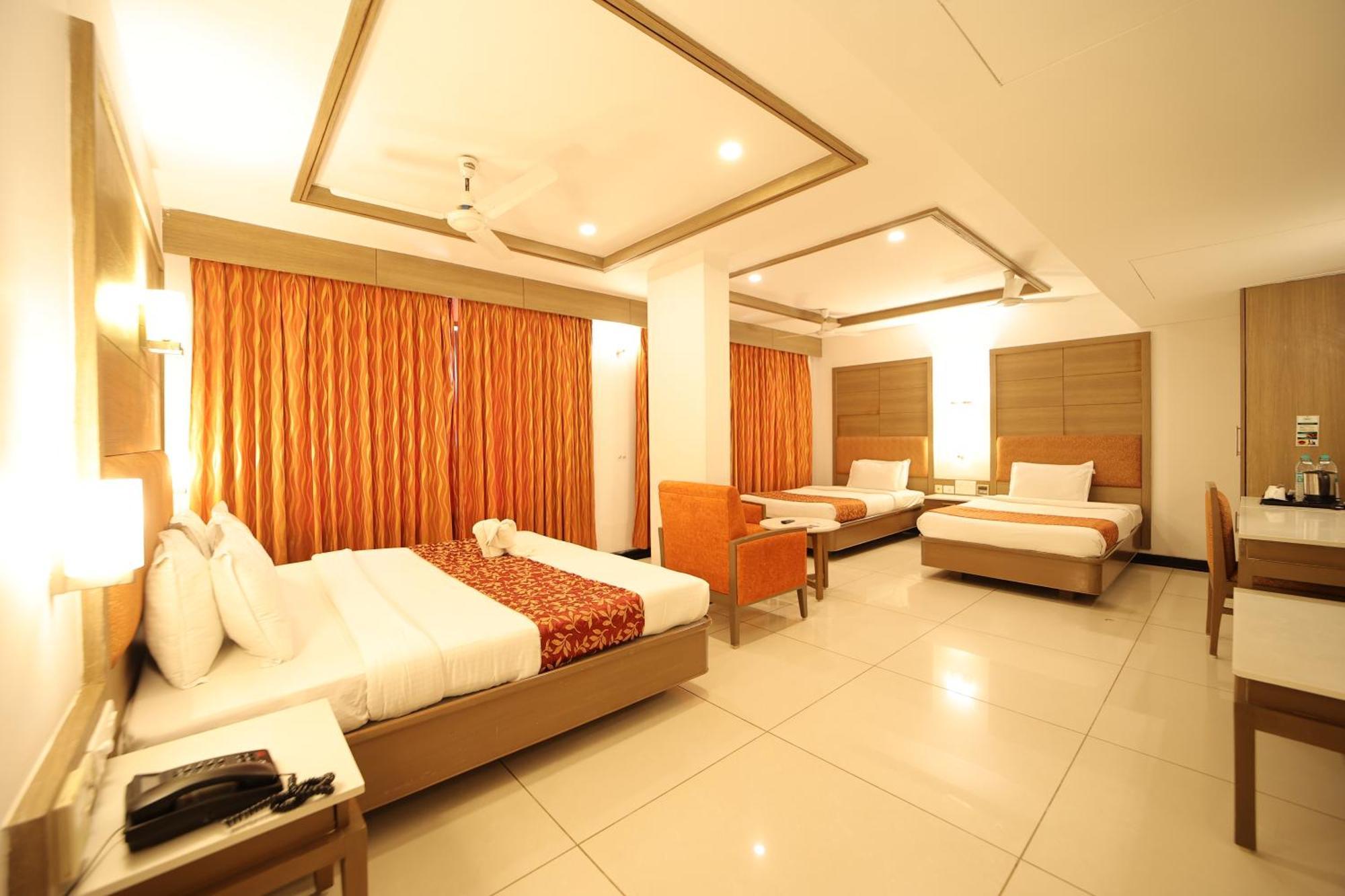 Clinton Park Inn Velankanni Exterior photo