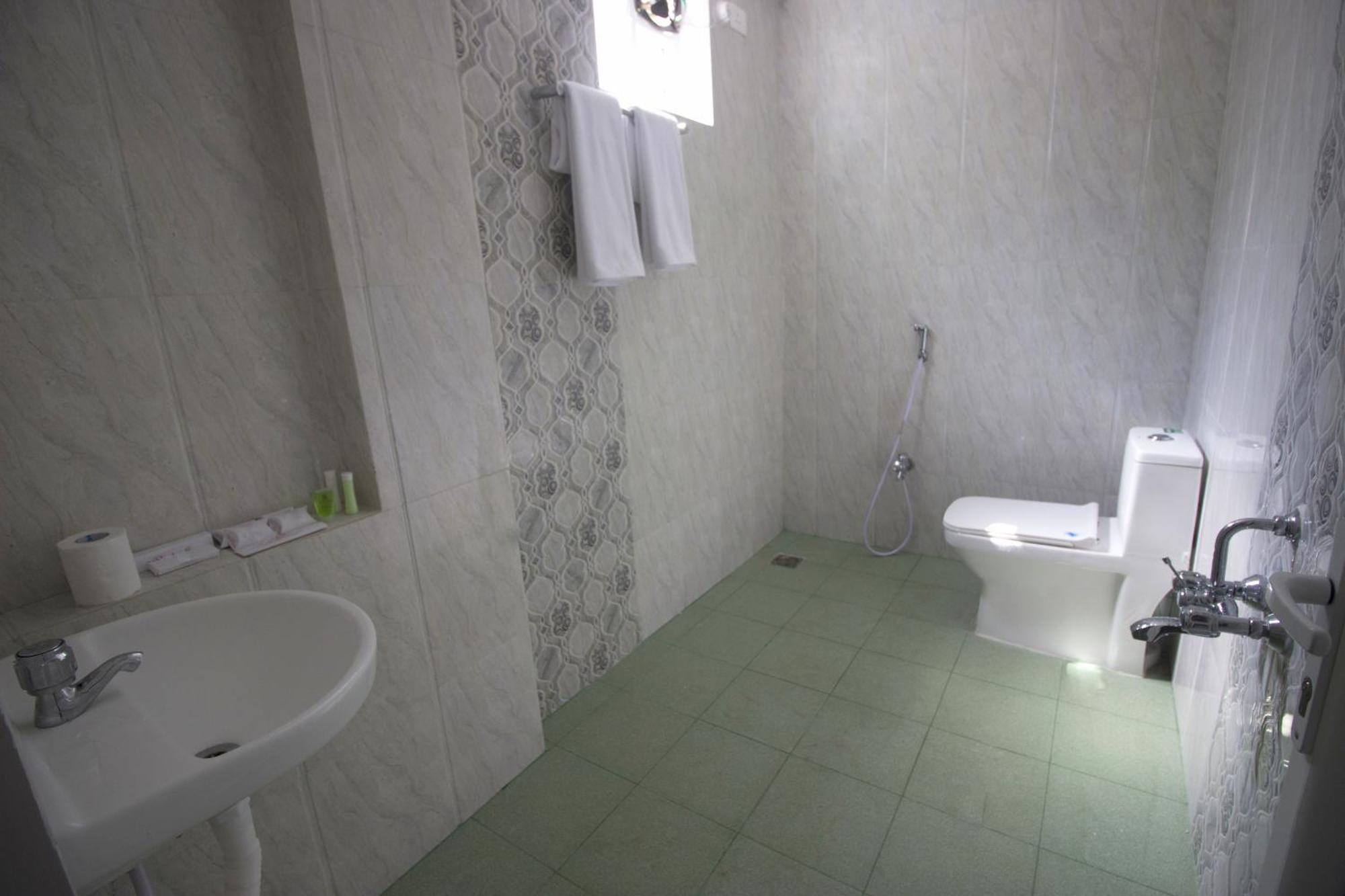 Clinton Park Inn Velankanni Exterior photo