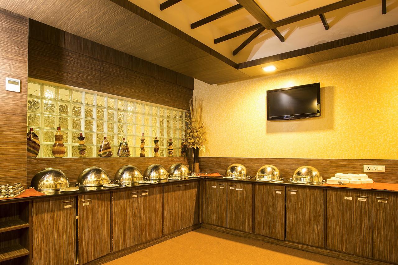 Clinton Park Inn Velankanni Exterior photo