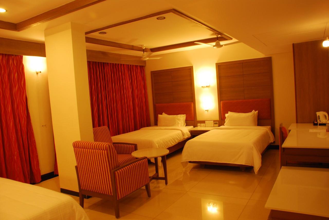 Clinton Park Inn Velankanni Exterior photo